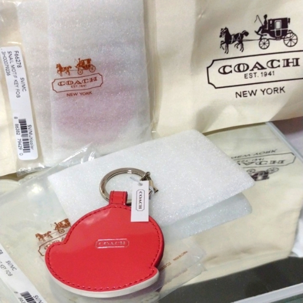 COACH Pink Reversible💕 Patent Leather🐌Snail Keyring Retired Mother's Da - Picture 3 of 6